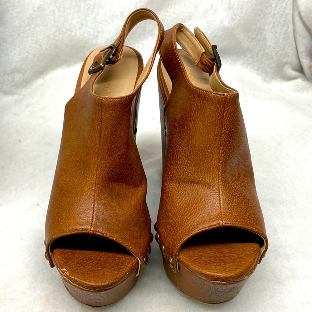 Wild diva lounge studded wedge heels shoes ladies sz 8.5